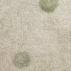 Alfombra lavable de Lorena Canals «Hippy Dots» en color oliva