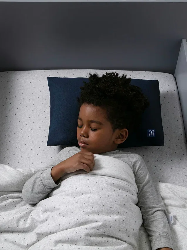 Almohada de espuma viscoelástica para niños pequeños babyGap con 2 fundas refrescantes