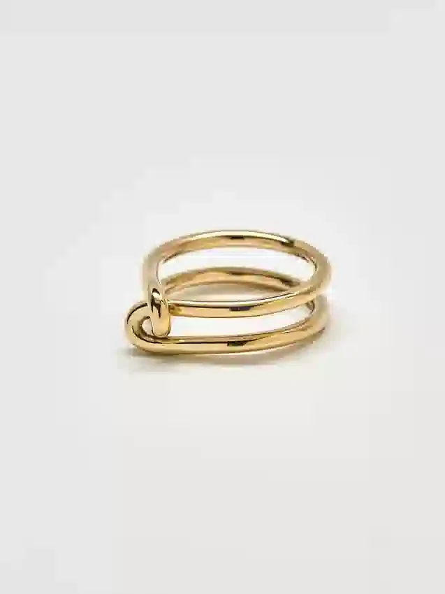 Anillo Admiral Row con doble nudo dorado