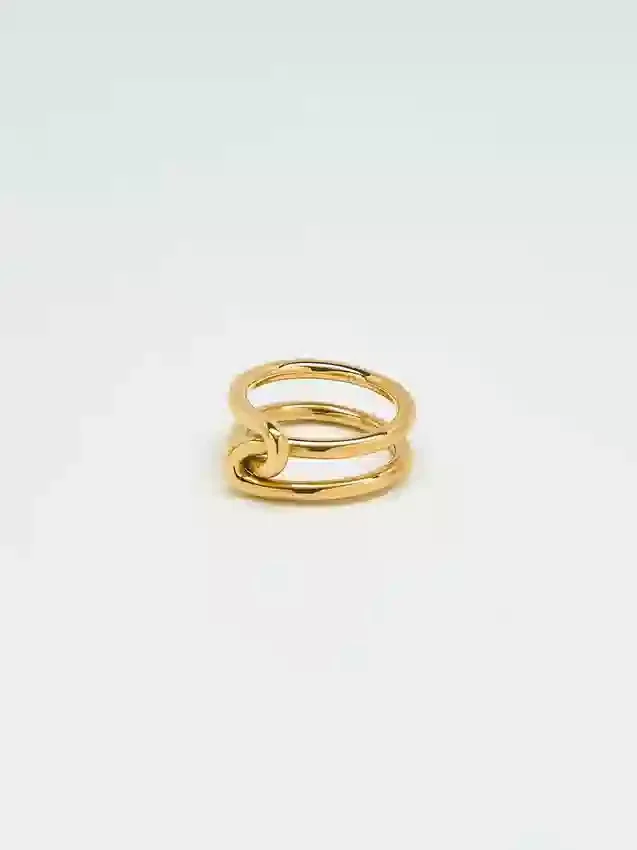 Anillo Admiral Row con doble nudo dorado