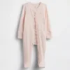Baby First Favorites: mono con pies de punto de canalé fino