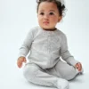 Baby First Favorites: mono con pies de punto de canalé fino