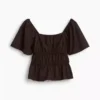 Blusa con peplum y cuello cuadrado