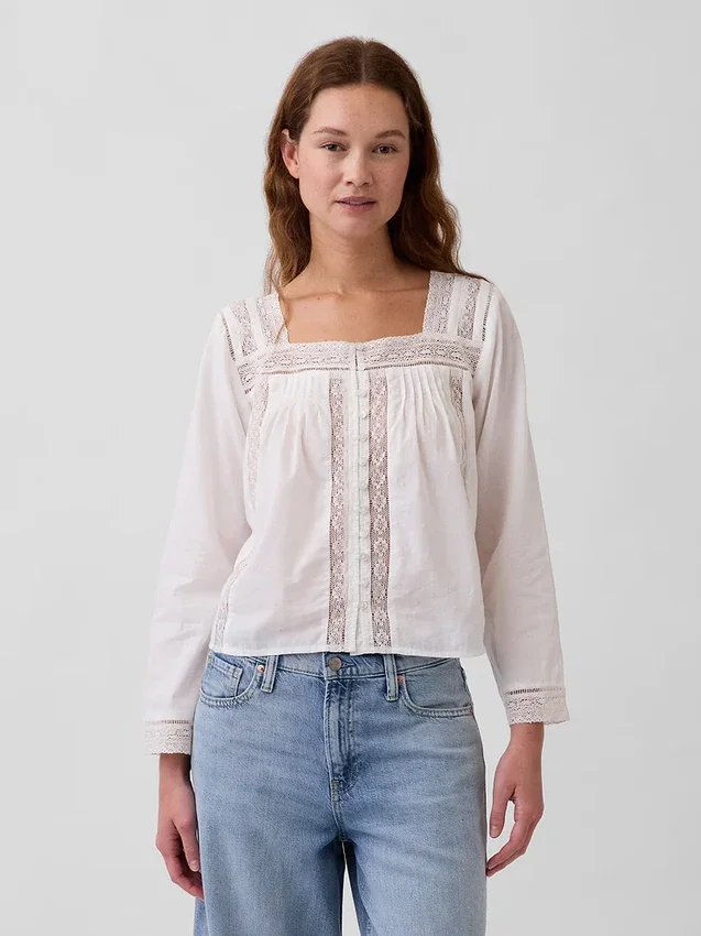 Blusa de cuello cuadrado con ribete de encaje