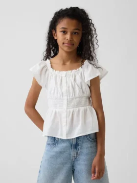 Blusa infantil con mangas onduladas y botones en la parte delantera