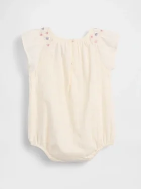 Body floral fruncido para bebé