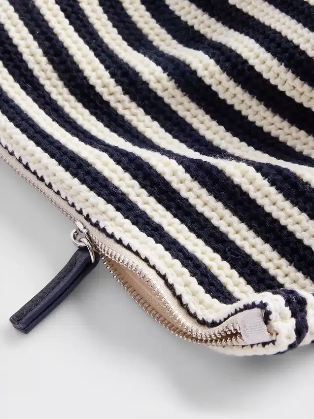 Bolsa con cremallera de ganchillo