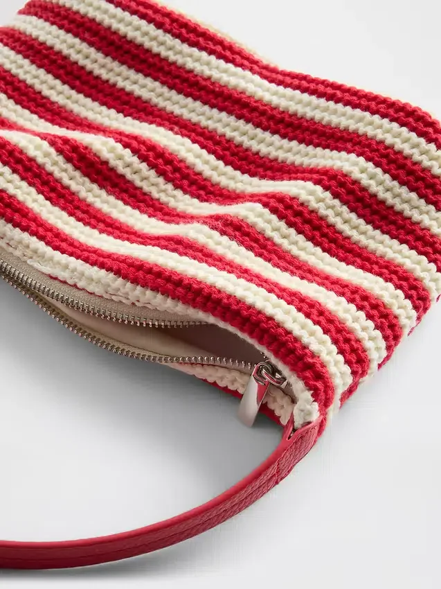 Bolso mini de rayas de ganchillo