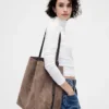 Bolso tipo cubo de ante vegano