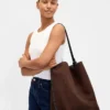 Bolso tipo cubo de ante vegano