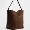 Bolso tipo cubo de ante vegano