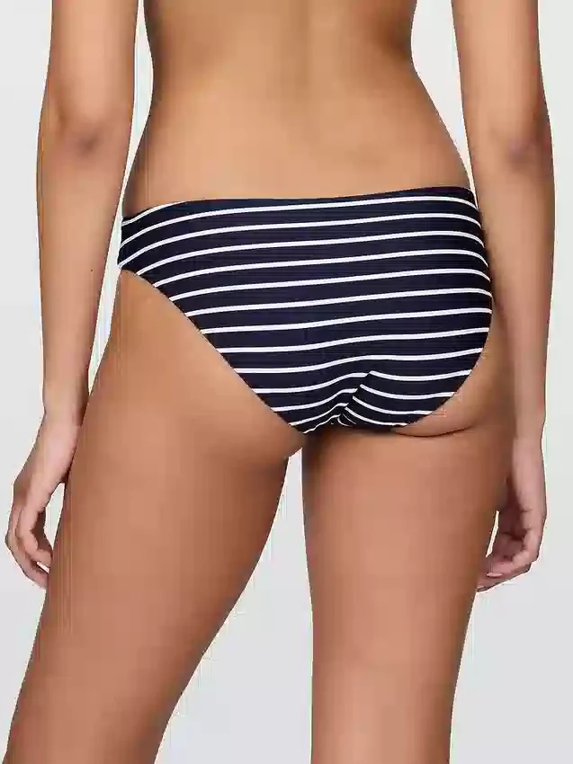 Braguita de bikini clásica de las partes de abajo