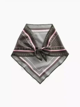 Bufanda triangular oversize 100 % seda
