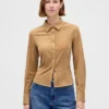 Camisa entallada de ante vegano
