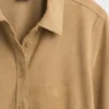 Camisa entallada de ante vegano