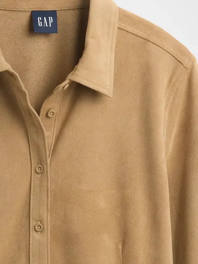 Camisa entallada de ante vegano