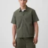 Camisa utilitaria de corte holgado y bajo recto