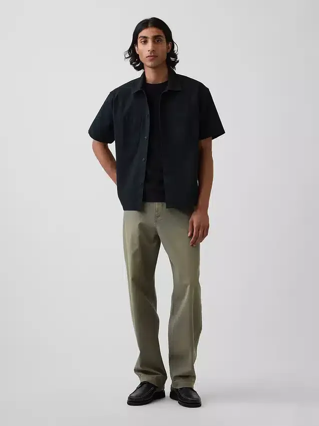 Camisa utilitaria de corte holgado y bajo recto