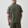Camisa utilitaria de corte holgado y bajo recto