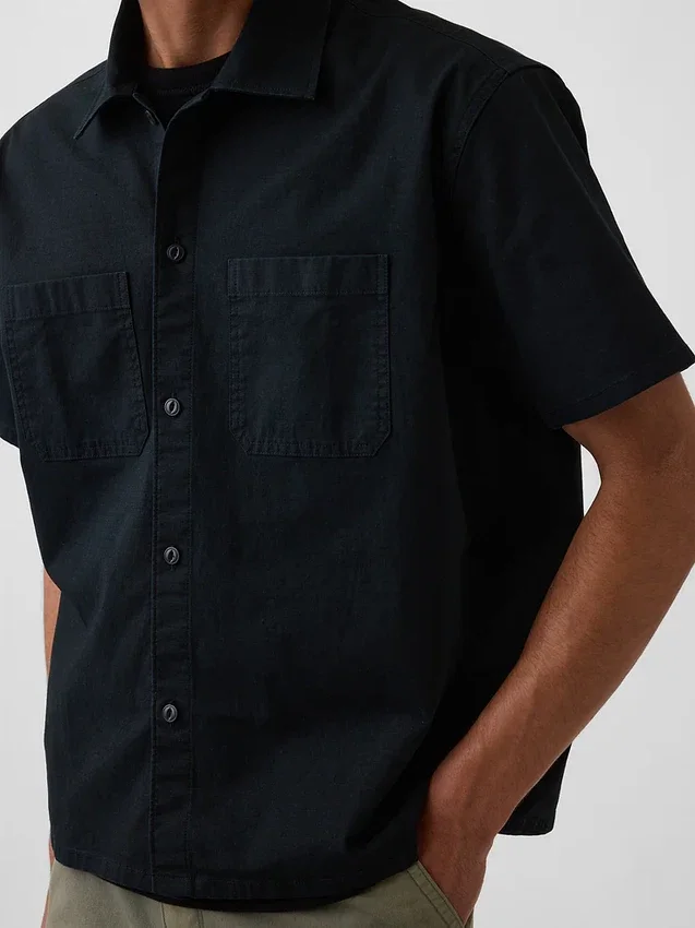Camisa utilitaria de corte holgado y bajo recto