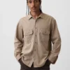 Camisa utilitaria de denim ultrasuave de corte holgado