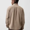 Camisa utilitaria de denim ultrasuave de corte holgado