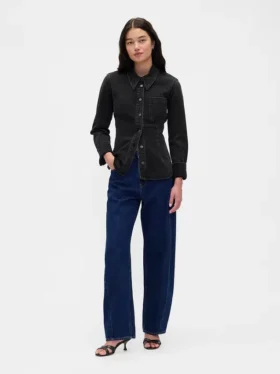 Camisa vaquera con costuras ajustadas