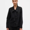 Camisa vaquera con lazo al cuello
