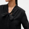 Camisa vaquera con lazo al cuello