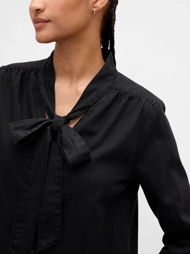 Camisa vaquera con lazo al cuello