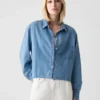 Camisa vaquera corta