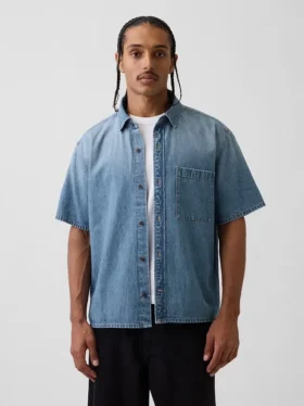Camisa vaquera de corte holgado