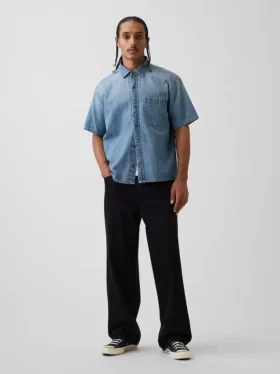 Camisa vaquera de corte holgado