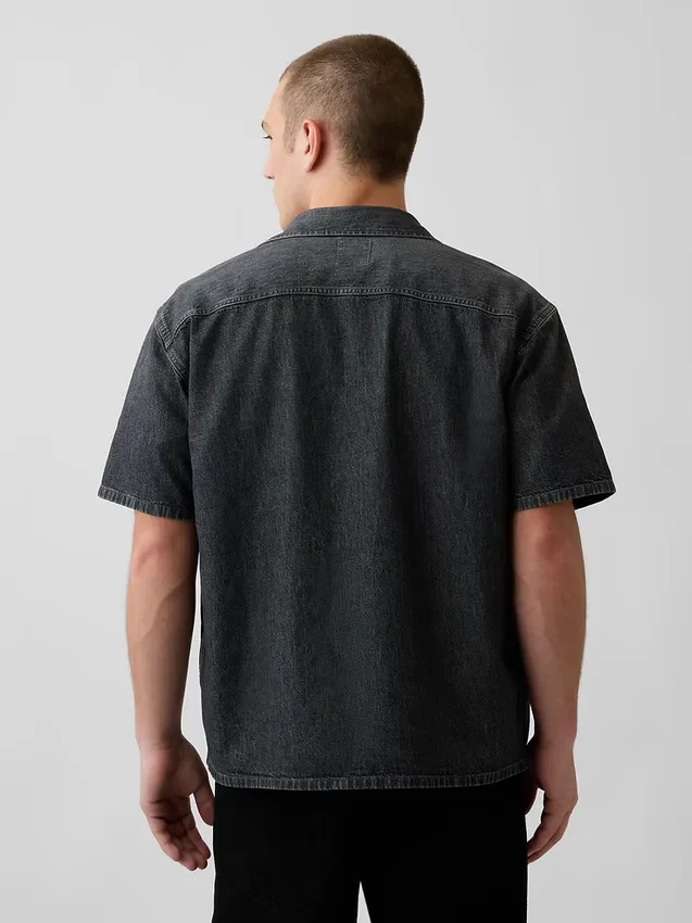 Camisa vaquera de corte holgado