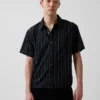 Camisas de corte holgado con rayas de seersucker y bajo redondeado