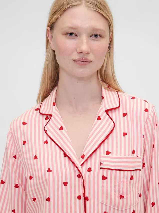 Camisas de pijama holgadas de franela con corazones de GAP × Summer Fridays