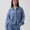 Camisas oversize de denim ultrasuave con bajo recto y corte corto