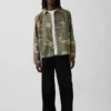 Camisas utilitarias de lona vaquera con estampado de camuflaje