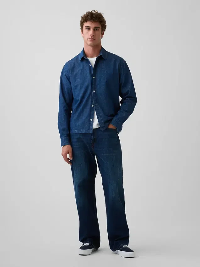 Camisas vaqueras de corte holgado y bajo recto