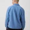 Camisas vaqueras de corte holgado y bajo recto