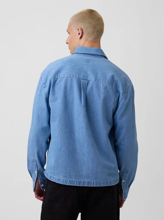 Camisas vaqueras de corte holgado y bajo recto