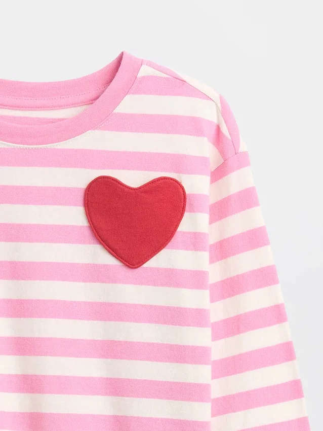 Camiseta con bolsillo en forma de corazón para bebés y niños, combinable