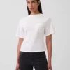 Camiseta con bolsillo y espalda redondeada de Gapstudio