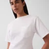 Camiseta con bolsillo y espalda redondeada de Gapstudio