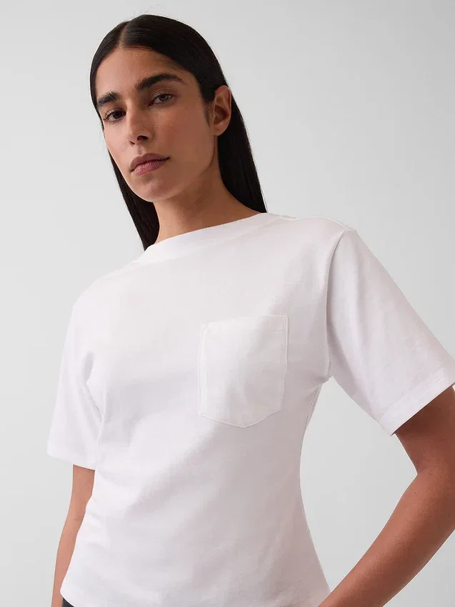 Camiseta con bolsillo y espalda redondeada de Gapstudio