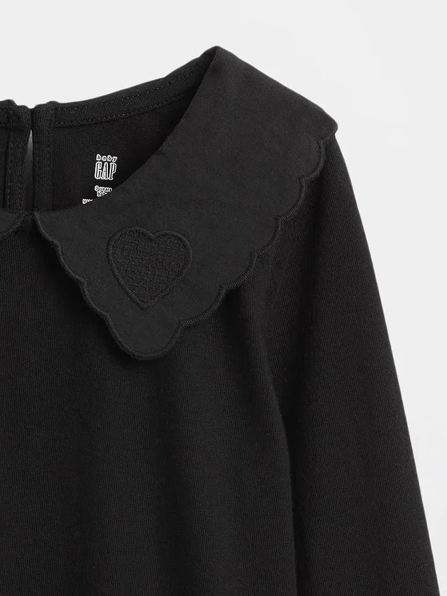 Camiseta con cuello en forma de corazón para bebés y niños