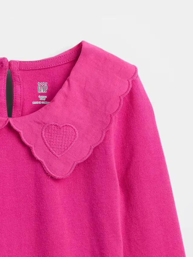 Camiseta con cuello en forma de corazón para bebés y niños