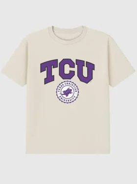 Camiseta con el escudo universitario de la TCU (Texas Christian University) en diseño oscuro
