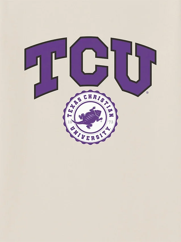 Camiseta con el escudo universitario de la TCU (Texas Christian University) en diseño oscuro