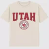 Camiseta con el escudo universitario de la Universidad de Utah en tono oscuro